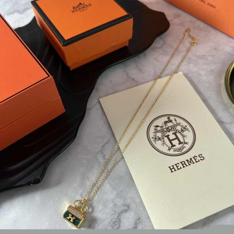 H**mes necklaces